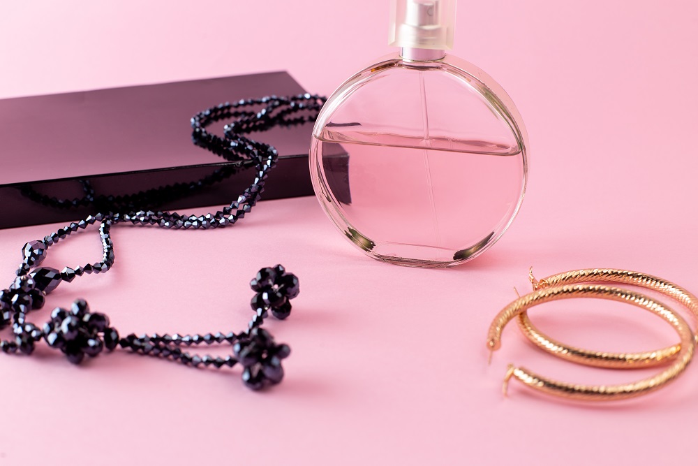 Najlepsze perfumy damskie do szkoły Najlepsze perfumy damskie do szkoły